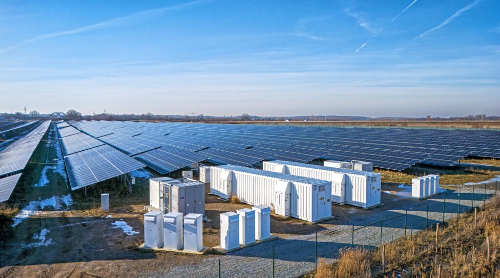 Solarpark Gardessen mit Speichern